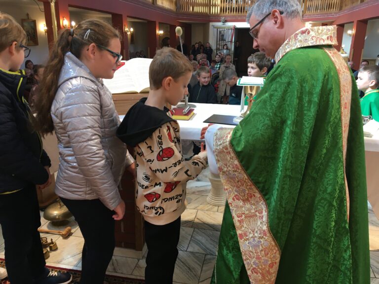 poświęcenie różańców dla dzieci komunijnych 28.09.2025r.