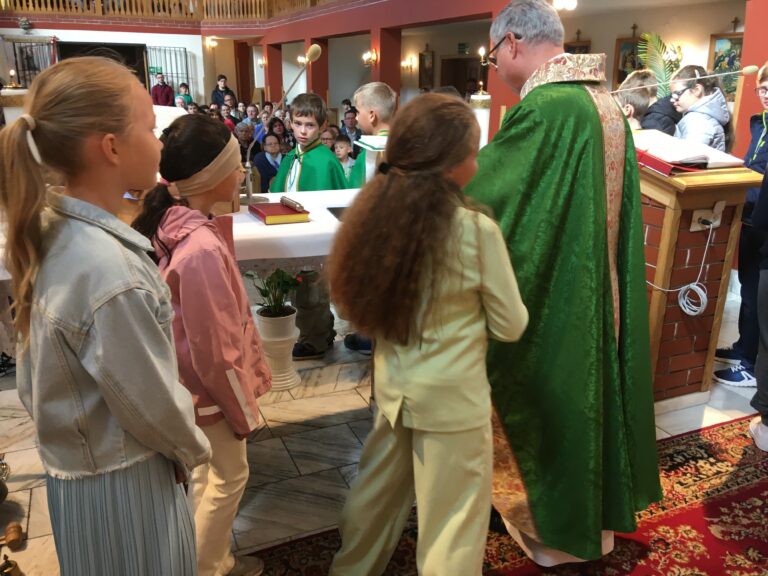 poświęcenie różańców dla dzieci komunijnych 28.09.2025r.